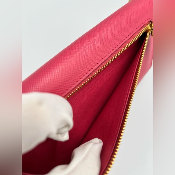 Prada Wallet on Chain - Picture 8 of 14